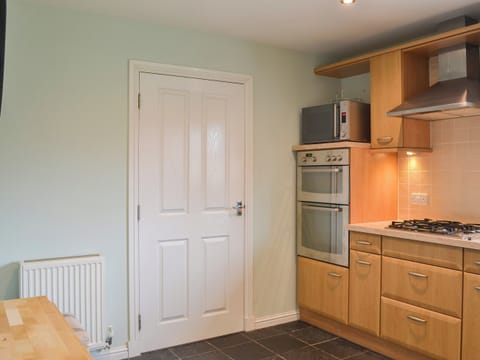 Charming kitchen with breakfast area | Stags Neuk, Aviemore