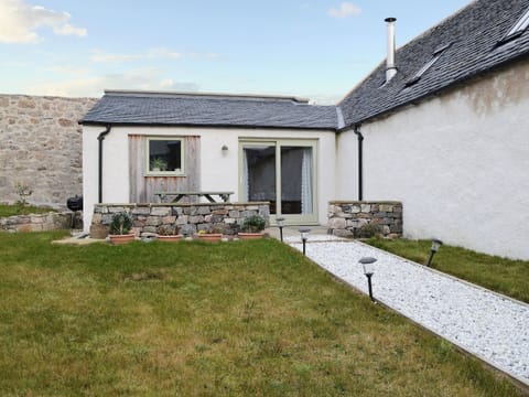 Delightful rural cottage set on the rugged Scottish coastline | The Byre - Rispond Estate, Rispond, near Durness