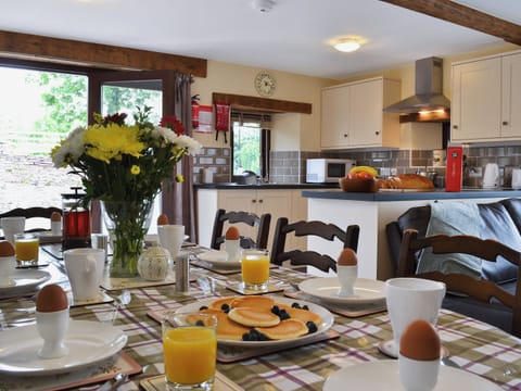 Open plan living/dining room/kitchen | LlaethdyMilkhouse, Talgarth, near Brecon