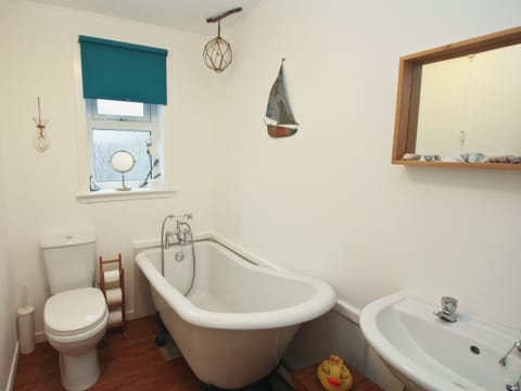 Bathroom | Mackenzie Cottage, Poolewe, near Gairloch