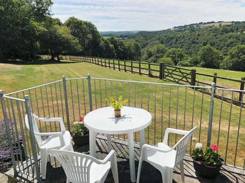 Impressive sitting-out-area with breathtaking views | Cych Cottage - Lletty Farm, Penrherber, Newcastle Emlyn