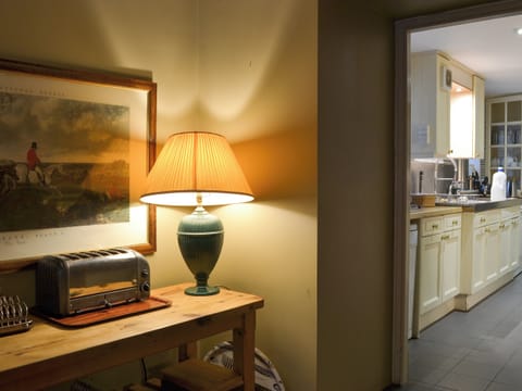 Kitchen | The Shooting Lodge, Colquite, Washaway