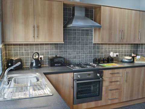 Well equipped kitchen | Harbour Walk, Amble, near Warkworth