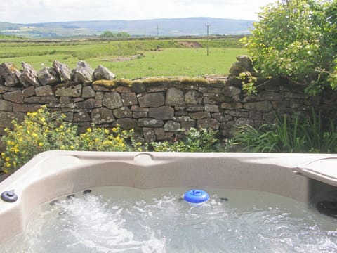 Hot tub | Borrowdale Cottage, North Stainmore, Kirkby Stephen