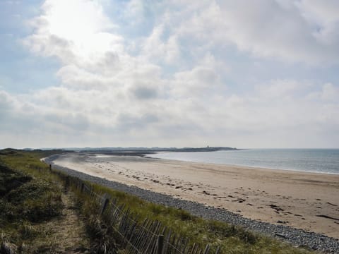 Llandanwg beach