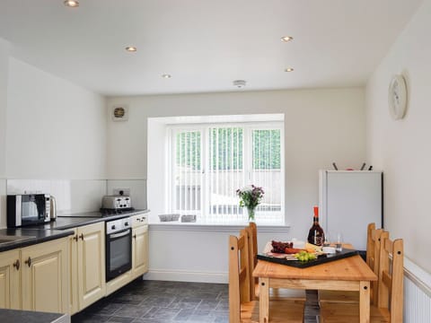 Light and bright kitchen/diner | Kirroughtree Steading 1 - Kirroughtree Steading Holidays, Newton Stewart