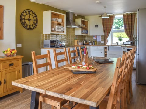 Kitchen/diner | Bryn Melyn - Rhyd Uchaf Cottages, Rhyduchaf, near Bala