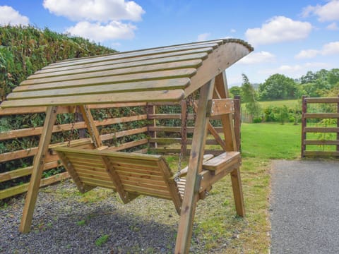 Sitting-out-area | Bryn Melyn - Rhyd Uchaf Cottages, Rhyduchaf, near Bala