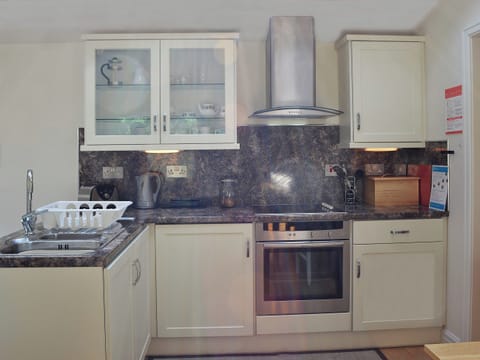 Open plan living/dining room/kitchen | Bodafon Bach, Capelulo, nr. Conwy