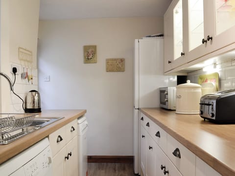 Fully appointed fitted kitchen | The Tottsie, Bassenthwaite, near Cockermouth