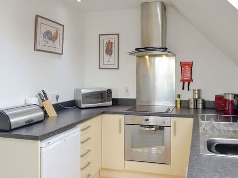 Well-equipped fitted kitchen | No 32 - Queens Court, Inchmarlo, near Banchory