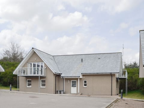 Attractive holiday home | No 32 - Queens Court, Inchmarlo, near Banchory