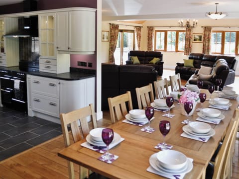 Living room/dining room | Ffynnonmeredydd Cottages - The Stable, Mydroilyn, nr. Aberaeron