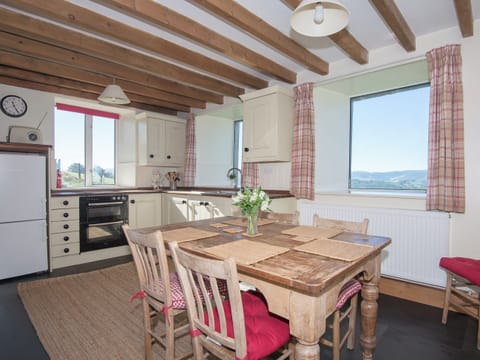 Kitchen/diner | Cefn Bach, Nr. Betws-y-Coed