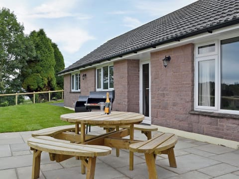 Delightful two bedroomed bungalow | Dolview, Pen-y-Bont, near Llandrindod Wells