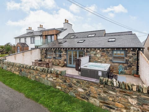 Exterior | Seascape - Anglesey Seaviews, Penrhos Feilw, near Trearddur Bay