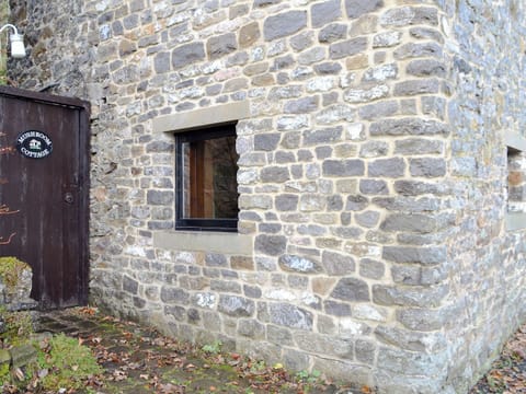 Exterior | Mushroom Cottage - Mullions and Mushroom Cottage, Castleton