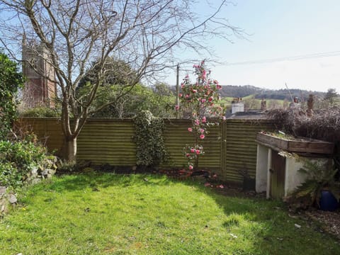 Enclosed lawned garden, 100 yards away along a lane | Blackberry Cottage, Kenton, near Exeter
