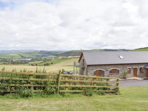Lovely holiday home in a beautiful location | No 1 Pengraig Draw - Pengraig Cottages, Near Llanfarian