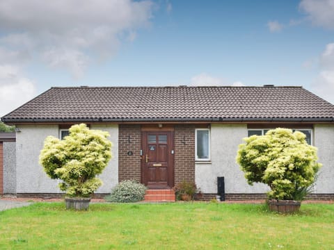  detached, single-storey holiday home | Achnaha, Ardentinny, near Dunoon