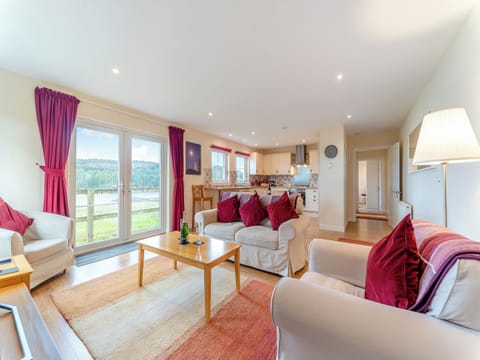 Open plan living space | Osprey Cottage - Osprey Hideaways, Stirling