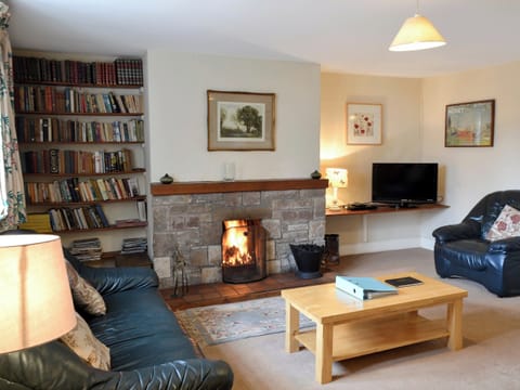 Living and dining room | Honeysuckle Cottage, Embleton, near Alnwick