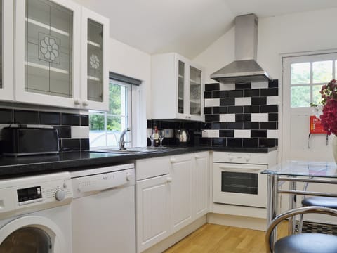 Kitchen/diner | Checkers Cottage, Kiltarlity near Beauly