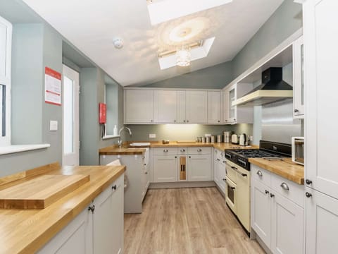 Kitchen and dining area | Frankland House, Whitby