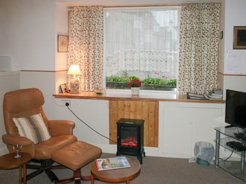 Open plan living space | Bakehouse Cottage - Kirkmichael Village Cottages, Kirkmichael, near Pitlochry