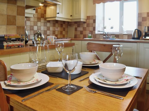 Open plan living/dining room/kitchen | Cyll y Felin Fawr - Cyll y Felin Fawr 1, Aberdaron