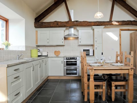 Open plan living/dining room/kitchen | The Barn, Talsarnau, nr. Harlech