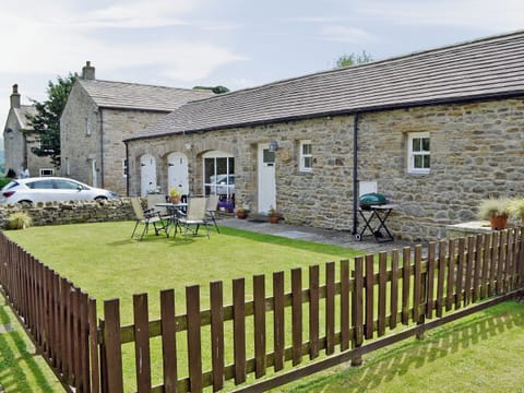 Exterior | Manor Farm Cottage, Carperby near Leyburn