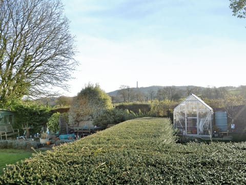 Surrounding area | Sparrow’s Nest, Wrangway, nr. Wellington