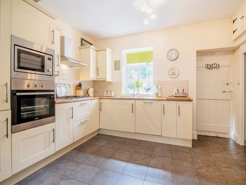 Kitchen/diner | Court House, Hay-on-Wye