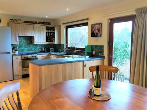 Kitchen/diner | Rosmuire, Shandon, near Helensburgh