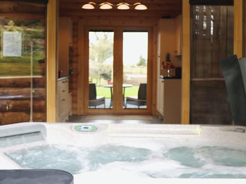 Relaxing hot tub | Mayfields Retreat, Newsham, near Richmond