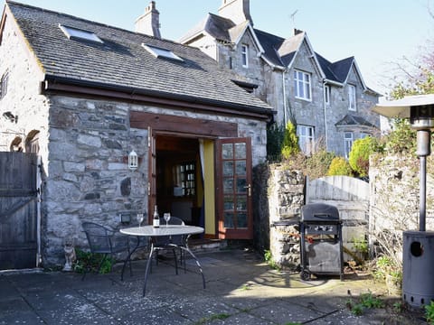 Delightful, detached cottage | The Coach House at Old Vicarage Cottage, Betws-yn-Rhos, near Abergele