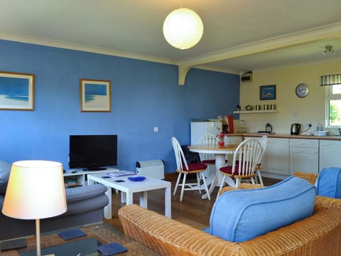 Open plan living space | Treyarnon - Treginegar Cottages, St Merryn, near Padstow