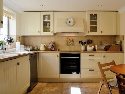 Kitchen/diner | Cider Press Cottage, Oldcroft, Lydney