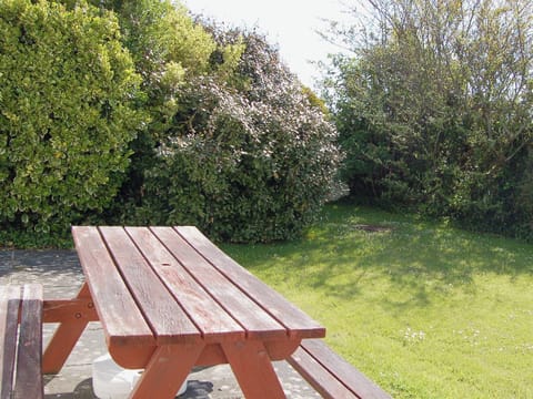 Sitting-out-area | Sea Whispers, Padstow