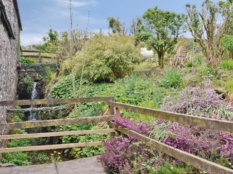 Sitting-out-area | The Hen Hoose, Nether Barr, nr. Newton Stewart
