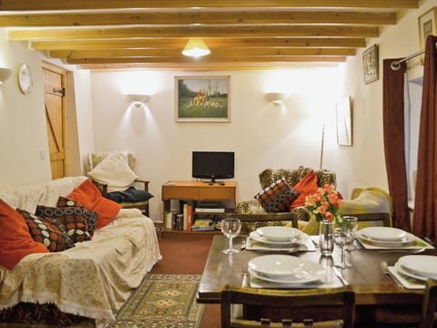 Living room/dining room | Ford Farm - Dilys, Milton, nr. Tenby