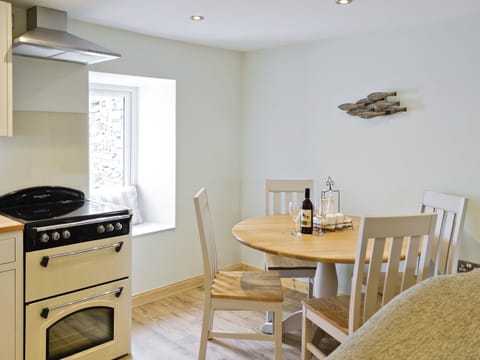 Open plan living/dining room/kitchen | River Cottage, Bladnoch near Wigtown