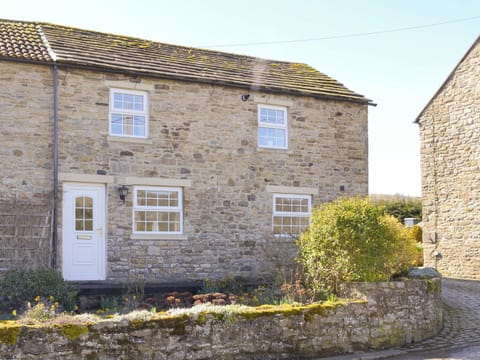 Attractive stone-built barn conversion | River View, Frosterley