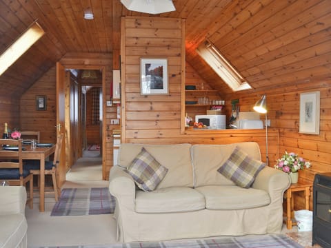 Cosey Open Plan Wood Panelled Sitting Area | Wee Ben, Blair Atholl near Pitlochry