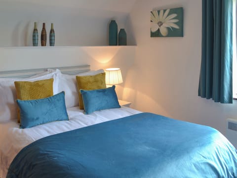 Welcoming double bedroom | Sunset - Horselake Farm Cottages, Cheriton Bishop