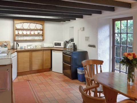 Charming kitchen/ dining room | Mill Cottage, Buckfastleigh, near Dartmoor