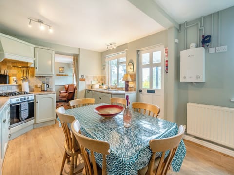 Kitchen/diner | Howe Cottage, Bowness-on-Windermere