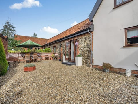 Exterior | Pear Tree Cottage, Banham