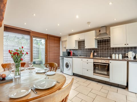 Kitchen/diner | The Granary - Court Farm Holiday Barns, Bream, near Lydney
